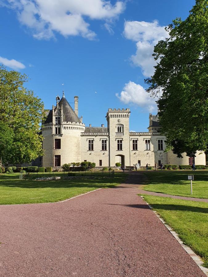 Le Gite Du Puits Aubert Breze Exterior photo